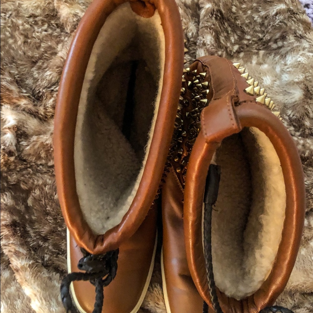 C. Louboutin Surlapony Camel Napa Spike Boots 39.5 - Picture 3 of 6